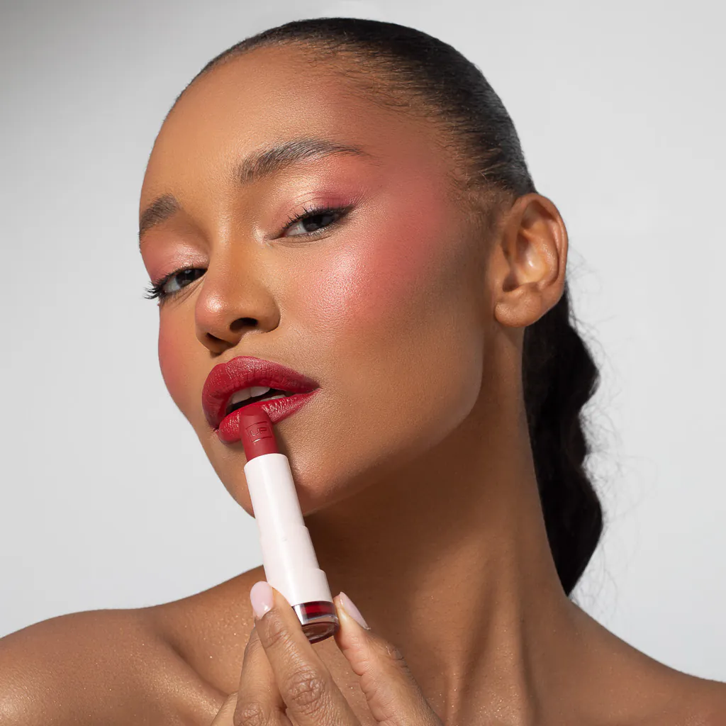 Make Up Grade Mobile Satin Kiss Lipstick Banner 12